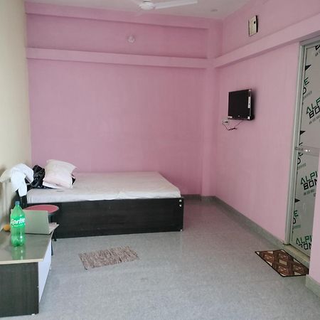 Hotel Radhey Krishna Patna  Ngoại thất bức ảnh