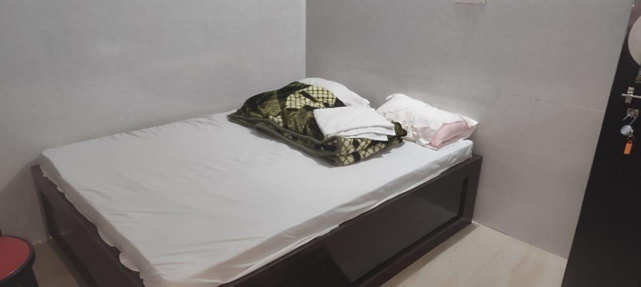 Hotel Radhey Krishna Patna  Ngoại thất bức ảnh